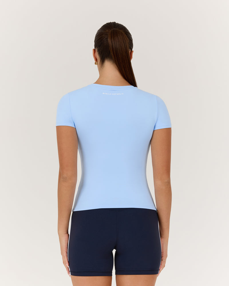 ATHLEISURE V TOP - AURA