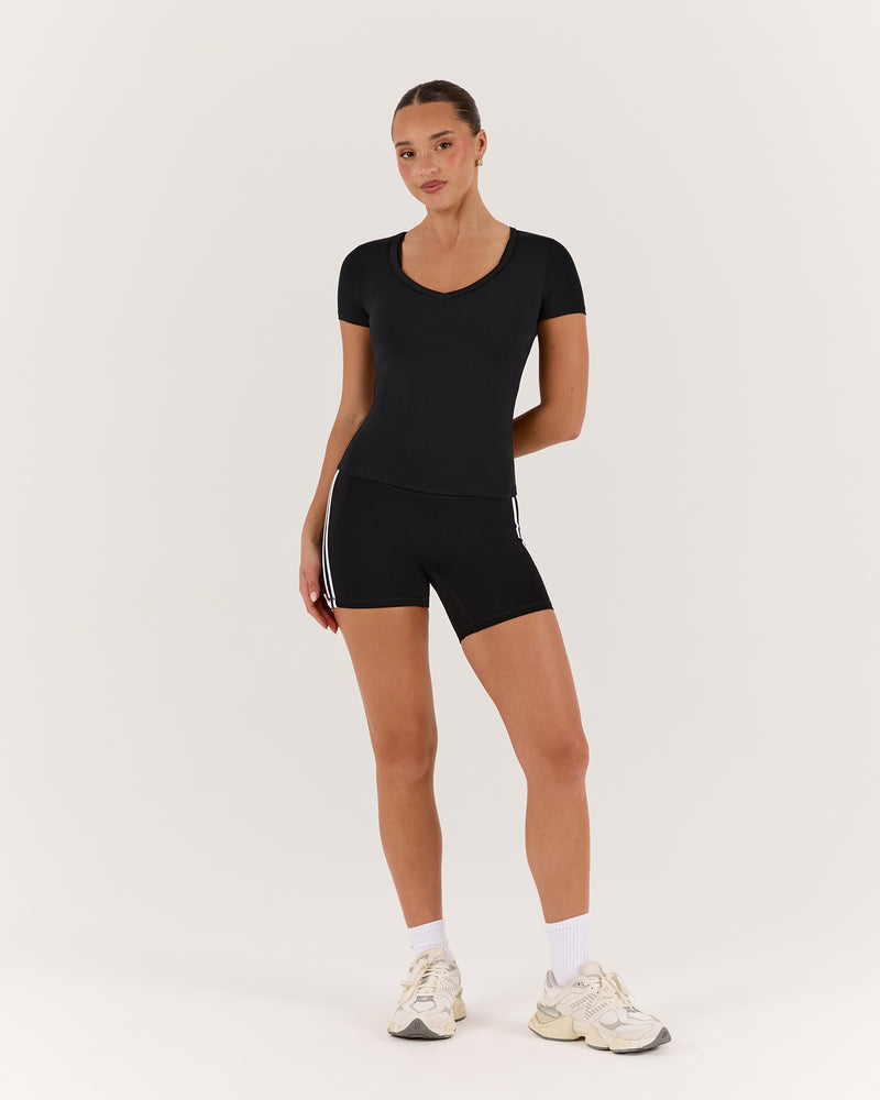 ATHLEISURE V TOP - BLACK