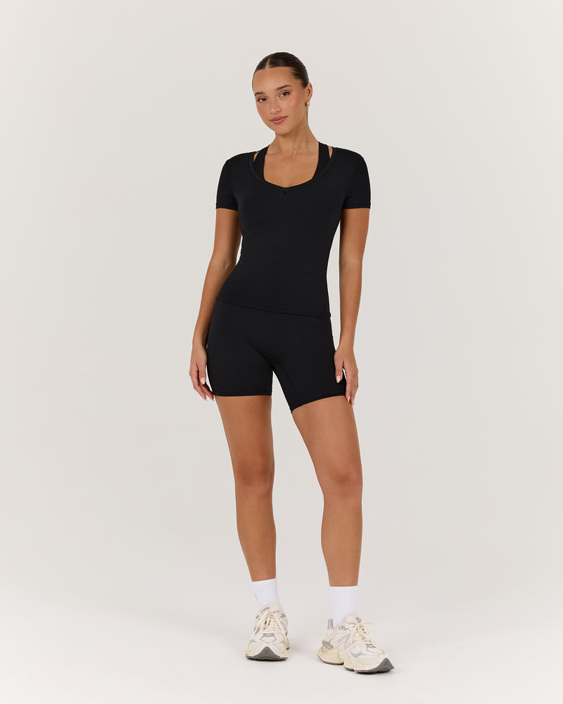 ATHLEISURE V TOP - BLACK