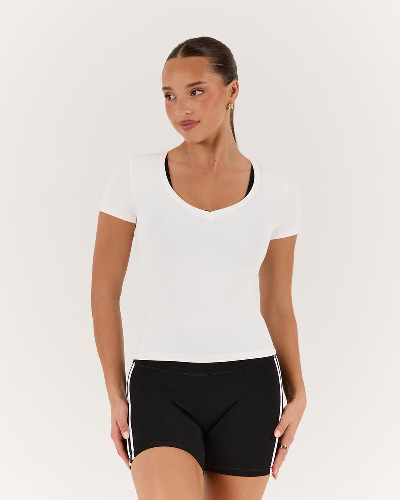 ATHLEISURE V TOP - OFF WHITE