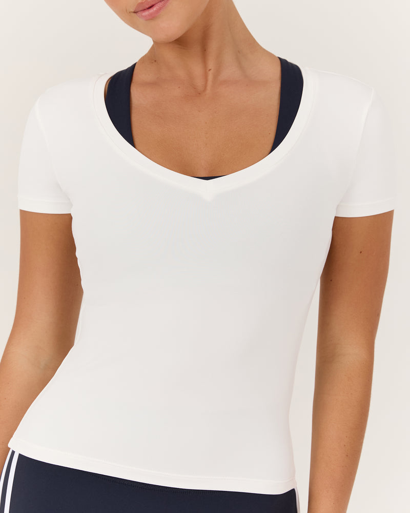 ATHLEISURE V TOP - OFF WHITE
