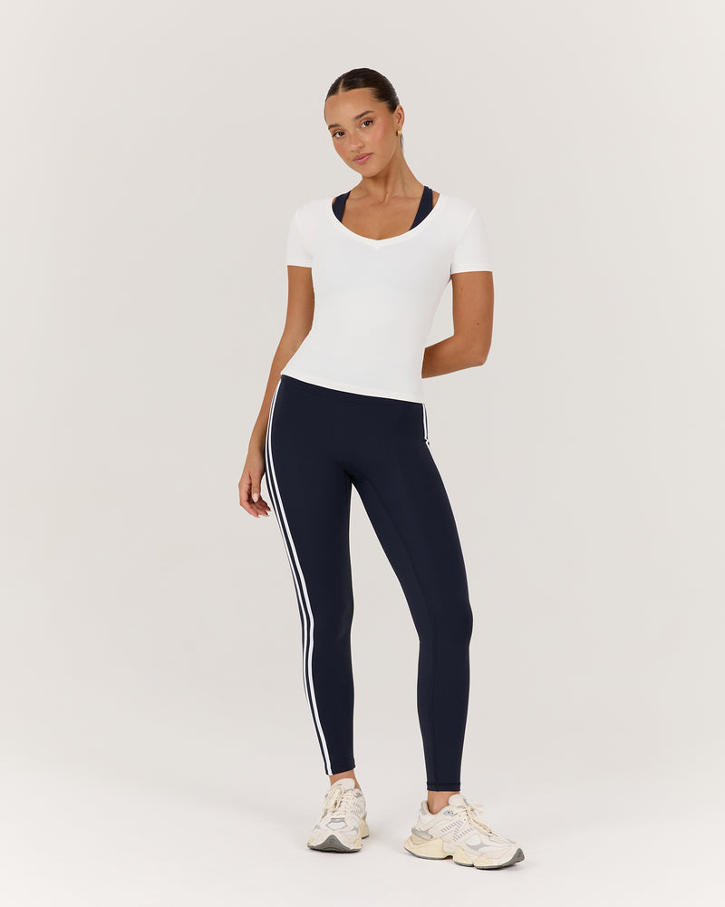 ATHLEISURE V TOP - OFF WHITE