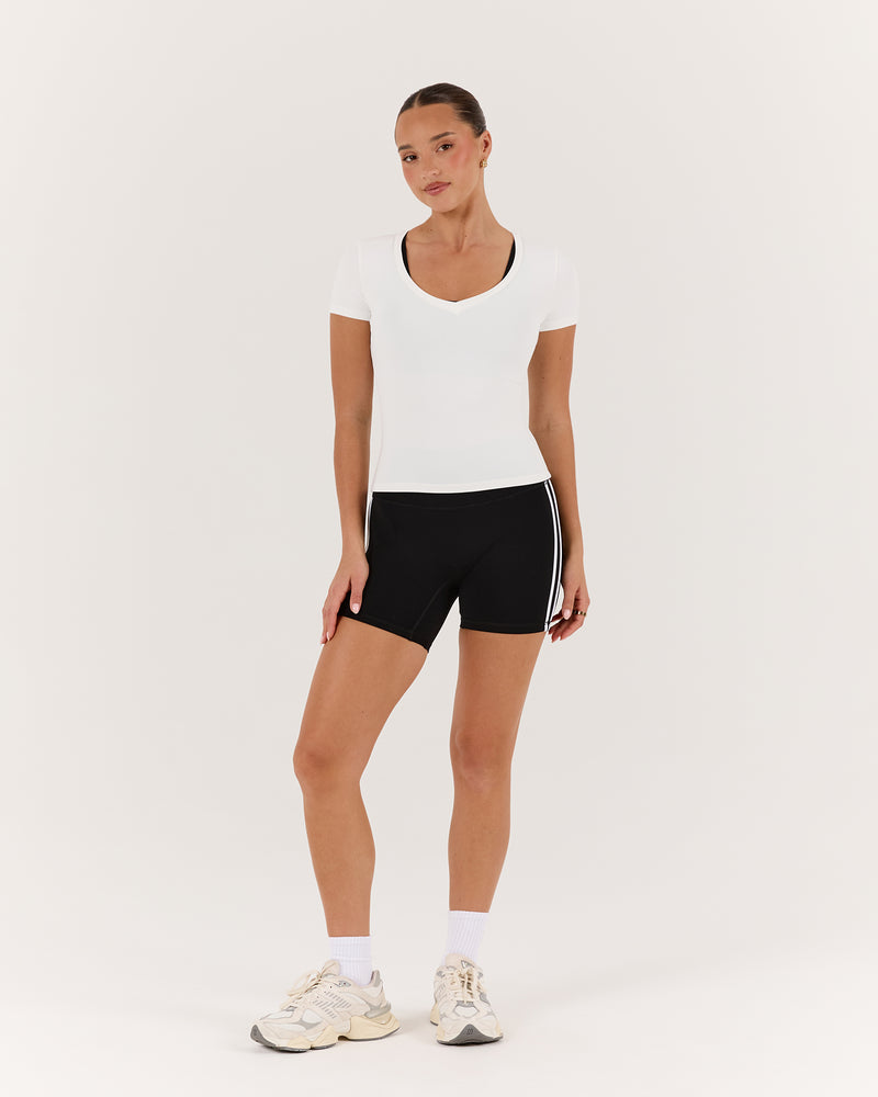 ATHLEISURE V TOP - OFF WHITE