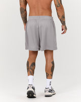 BASKETBALL SHORTS 5" - GUN METAL