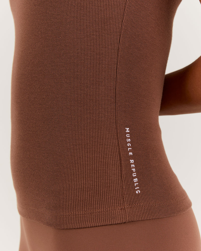 CONTROL RIBBED TANK TOP - TOFFEE