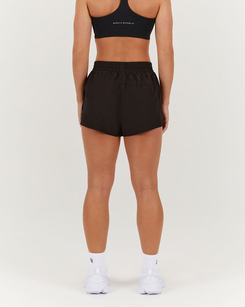 ENDURANCE RUN SHORT - BLACK