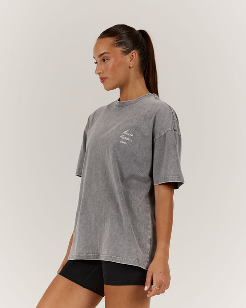 ESSENTIALS TOUR TEE - FADED GREY