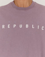 ESSENTIALS TONAL TEE - FADED PLUM