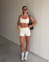 AIRE SHORTS 6" - VANILLA