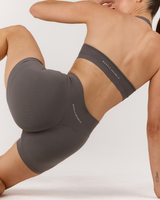 SEAMLESS INVISIBLE SCRUNCH MINI SHORTS - FALCON