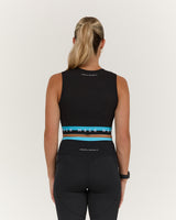 FLUID CROPPED TANK TOP - BLACK
