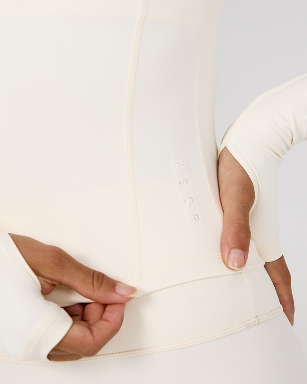 Thumbhole Feature