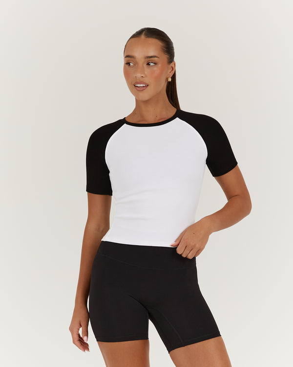 LEGACY SHORT SLEEVE TOP - WHITE BLACK
