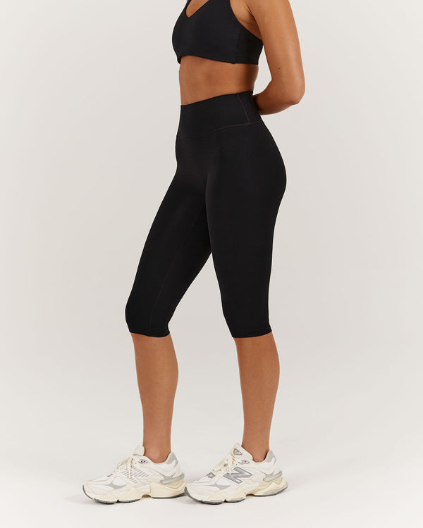 LUXE BRIA CAPRI LEGGING - BLACK