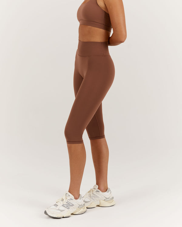 LUXE BRIA CAPRI LEGGING - TOFFEE