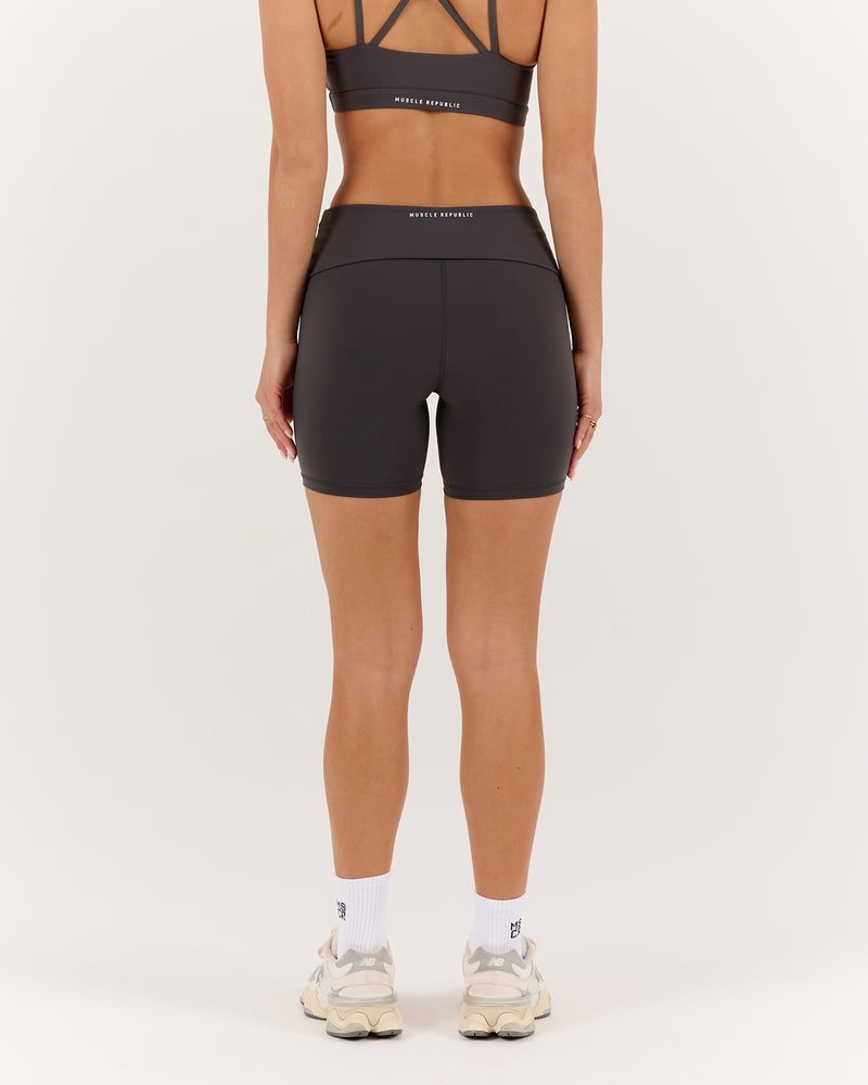 LUXE ALEXA BIKER SHORTS - PEBBLE