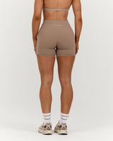 LUXE MID RISE BIKER SHORTS - LILLY TAUPE WHITE