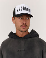 MEN'S EVOLUTION TRUCKER CAP - WHITE BLACK