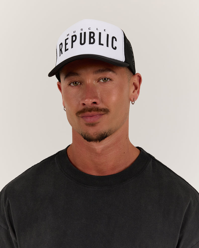 MENS EVOLUTION TRUCKER CAP - WHITE BLACK