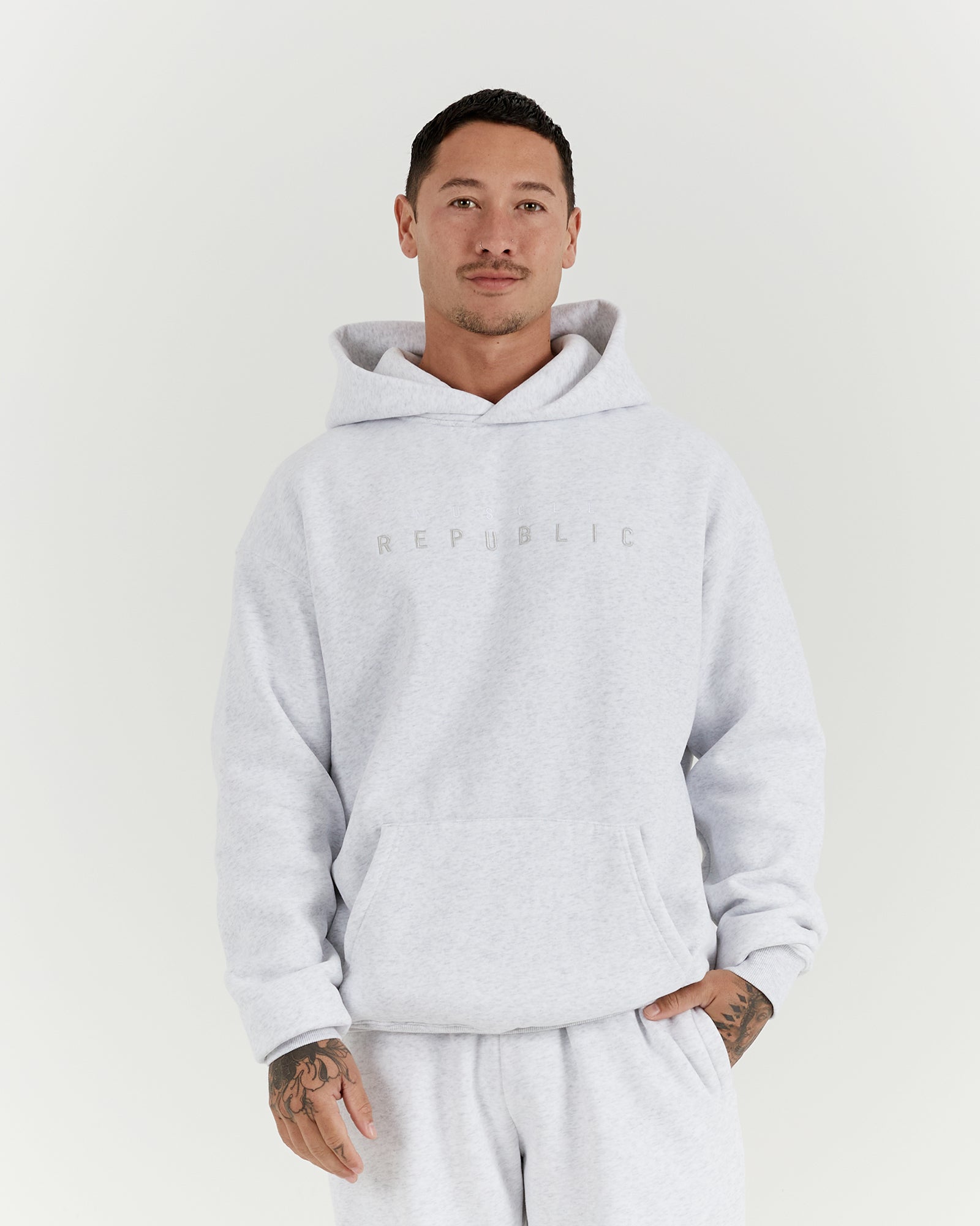 CLASSIC HOODIE - SNOW GREY – MUSCLE REPUBLIC