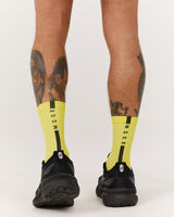 MEN'S PERFORMANCE SOCKS - LEMON BLACK