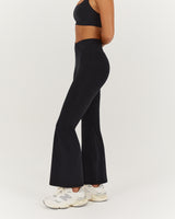 MOTION 360 CROSSOVER CROP FLARES - BLACK