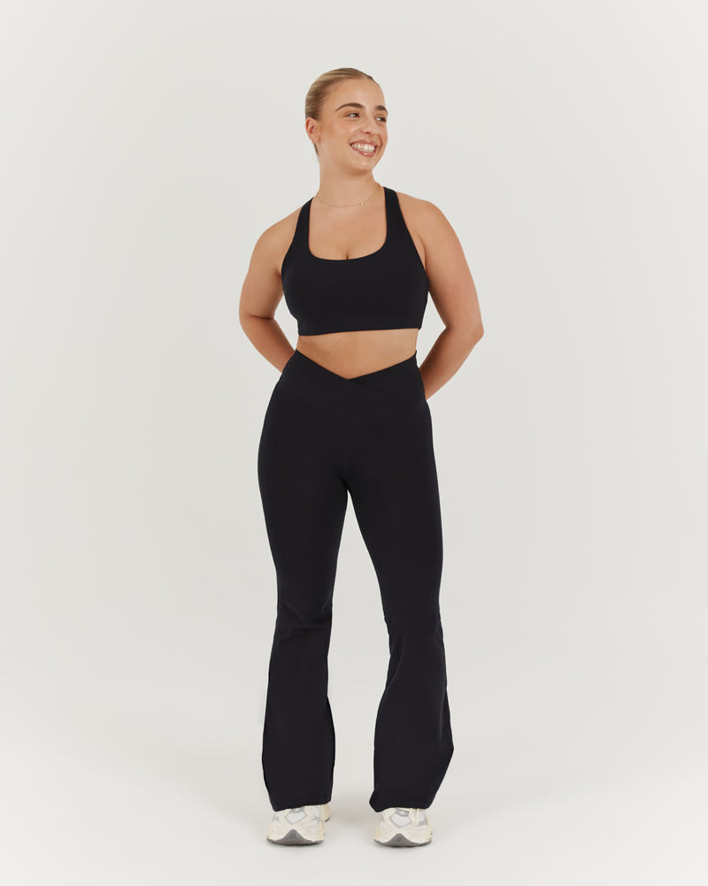 MOTION 360 CROSSOVER CROP FLARES - BLACK