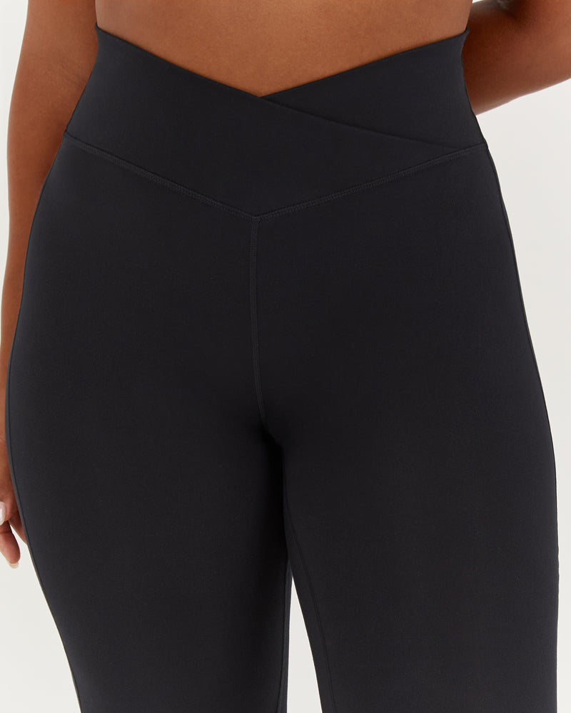 MOTION 360 CROSSOVER LEGGINGS 28" - BLACK