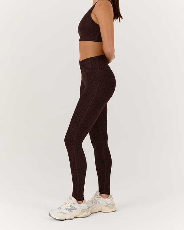 MOTION 360 CROSSOVER LEGGINGS 28" - JAVA LEOPARD