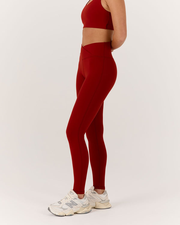 MOTION 360 CROSSOVER LEGGINGS 28" - SCARLET
