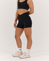 MOTION 360 CROSSOVER SHORTS 4" - BLACK