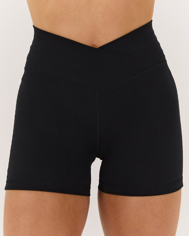 MOTION 360 CROSSOVER SHORTS 4" - BLACK