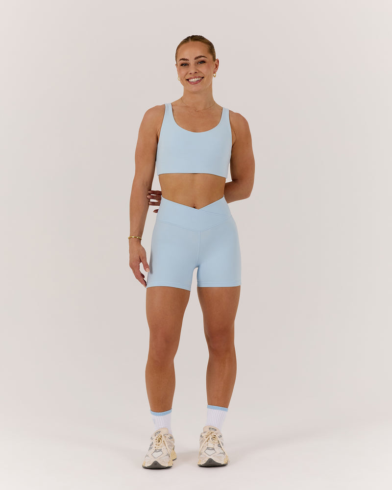 MOTION 360 CROSSOVER SHORTS 4" - ICE BLUE