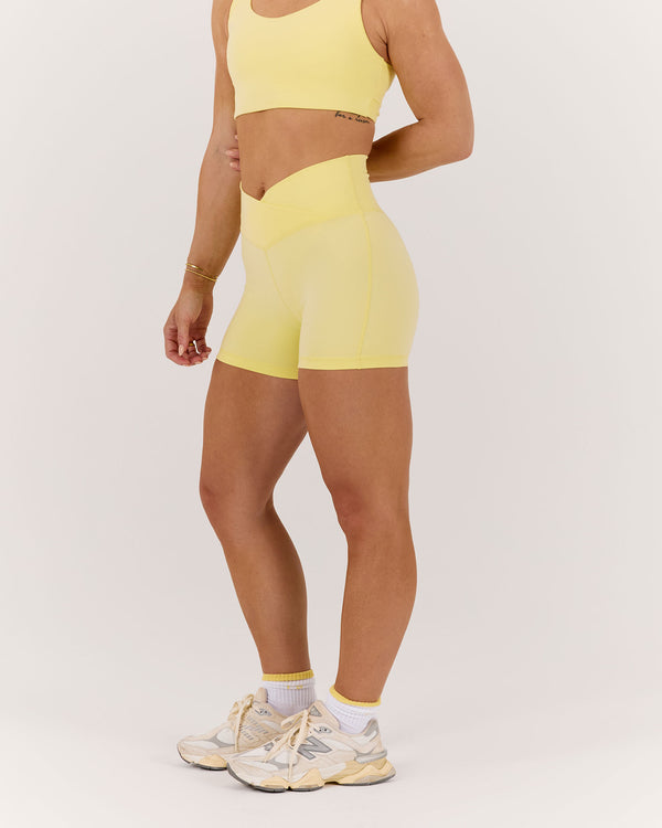 MOTION 360 CROSSOVER SHORTS 4" - LEMON