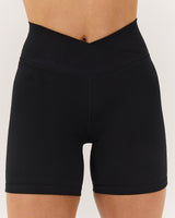 MOTION 360 CROSSOVER SHORTS 6" - BLACK