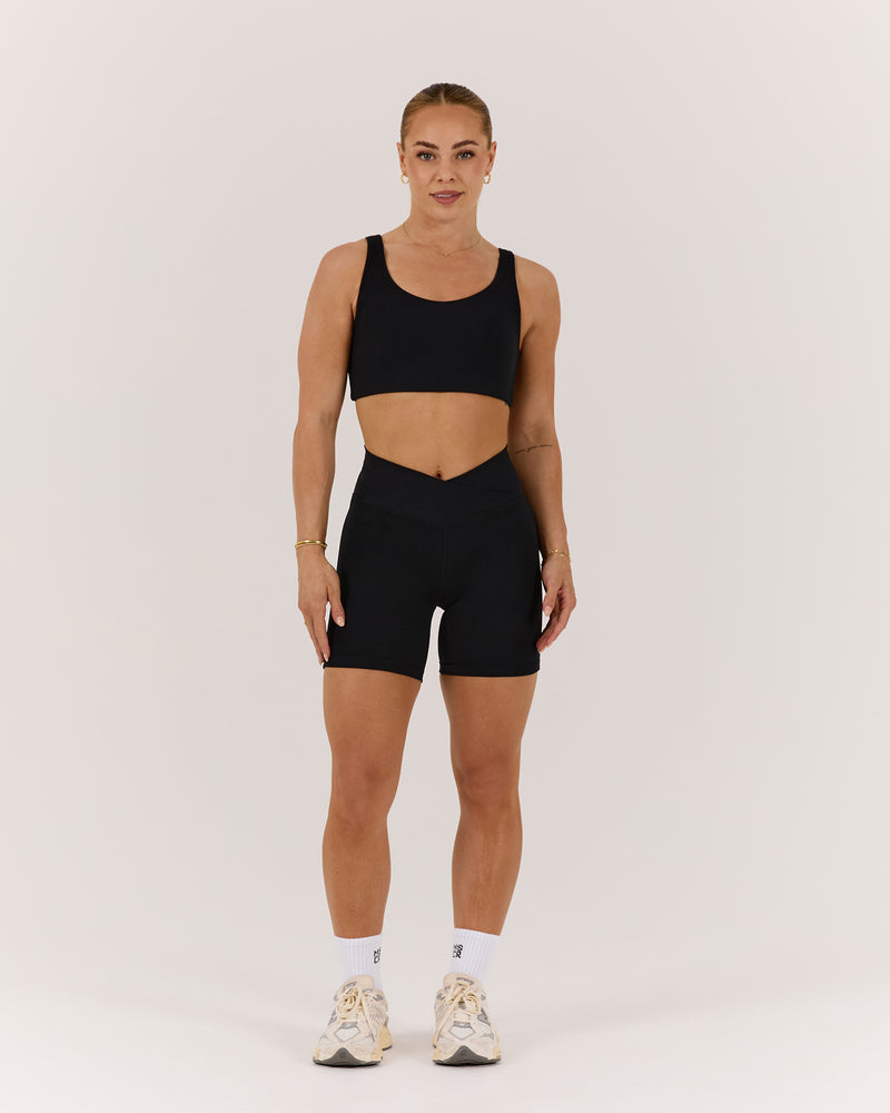 MOTION 360 CROSSOVER SHORTS 6" - BLACK