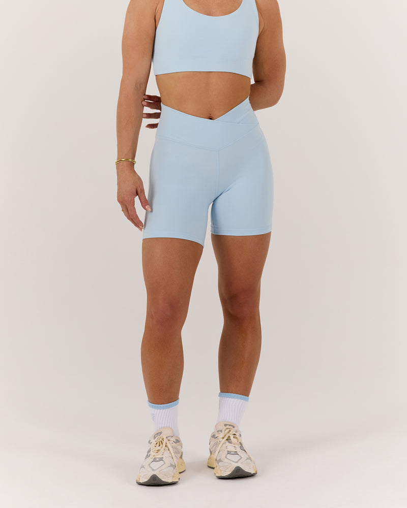 MOTION 360 CROSSOVER SHORTS 6" - ICE BLUE