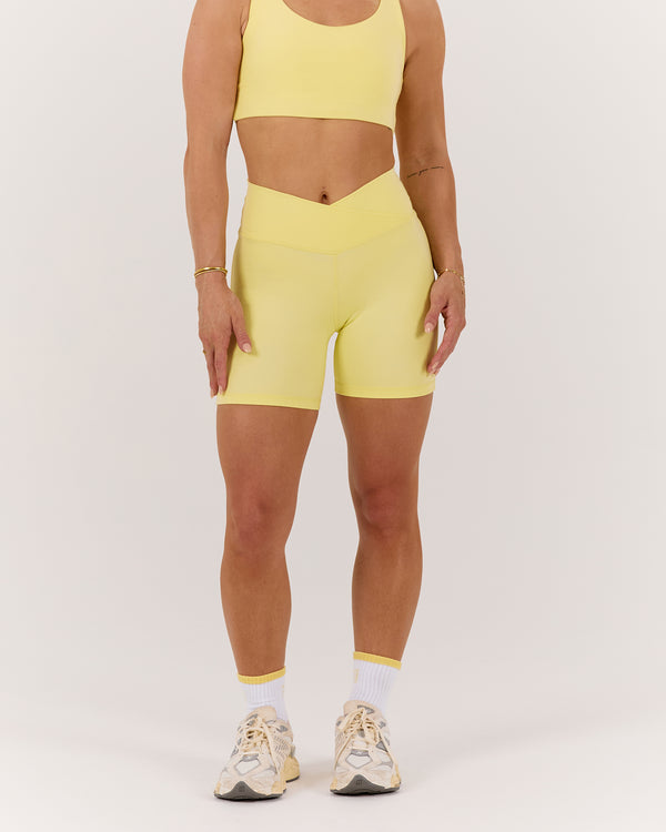 MOTION 360 CROSSOVER SHORTS 6" - LEMON