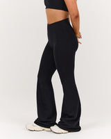 MOTION 360 PETITE FLARES - BLACK