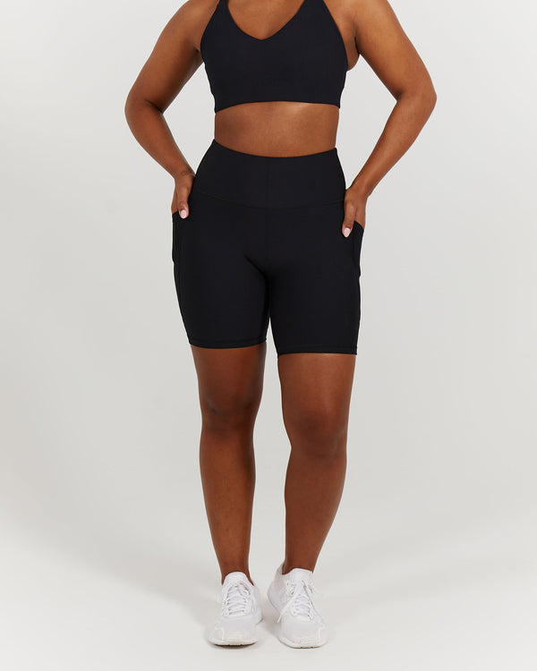 MOVEMENT BIKER SHORTS - BLACK