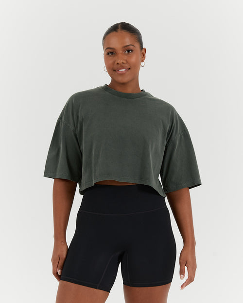 ESSENTIALS CROPPED TEE - FADED FERN