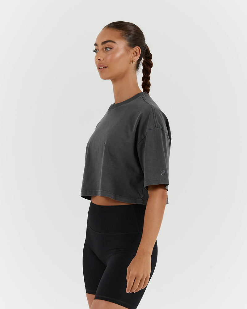 ESSENTIALS CROPPED TEE - FADED ONYX