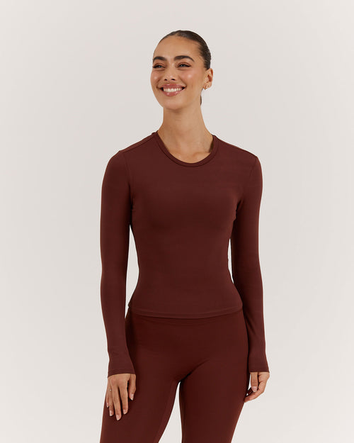 ATHLEISURE LONG SLEEVE TOP - CHOCOLATE