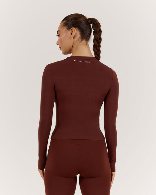 ATHLEISURE LONG SLEEVE TOP - CHOCOLATE