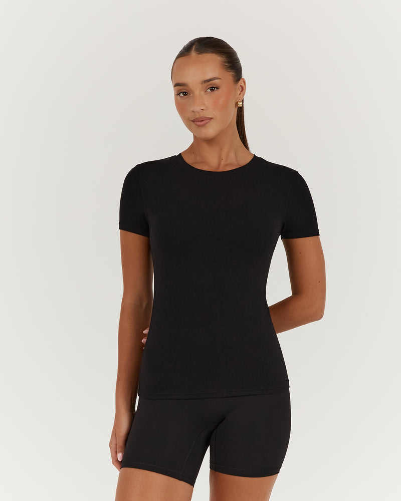 MYLA FITTED SHORT SLEEVE - BLACK