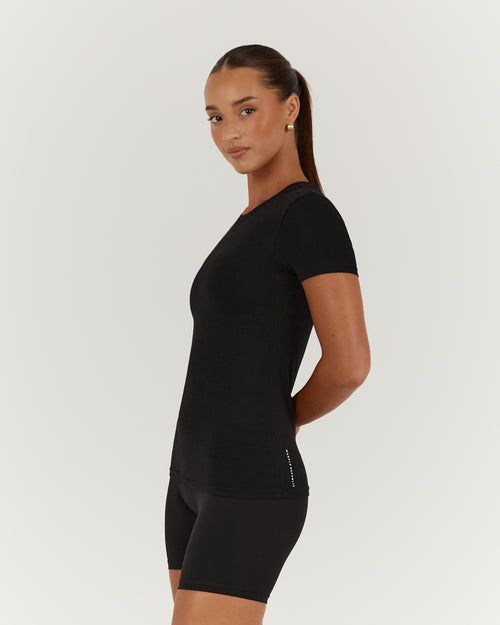 MYLA FITTED SHORT SLEEVE - BLACK