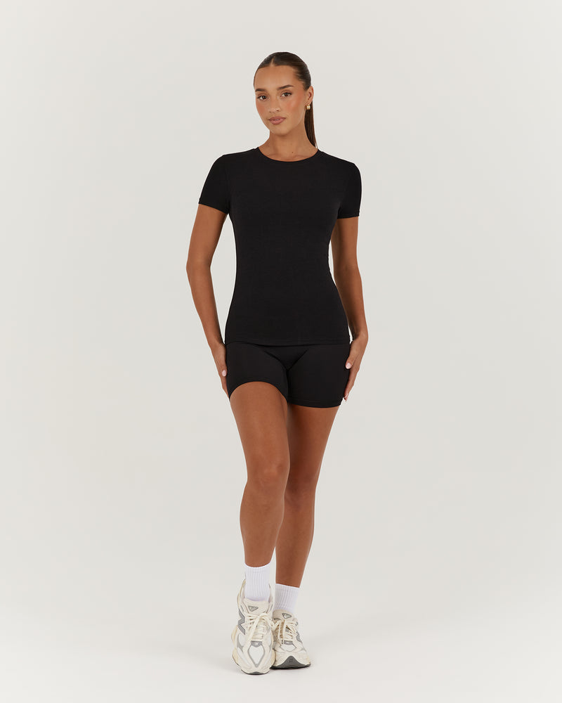 MYLA FITTED SHORT SLEEVE - BLACK