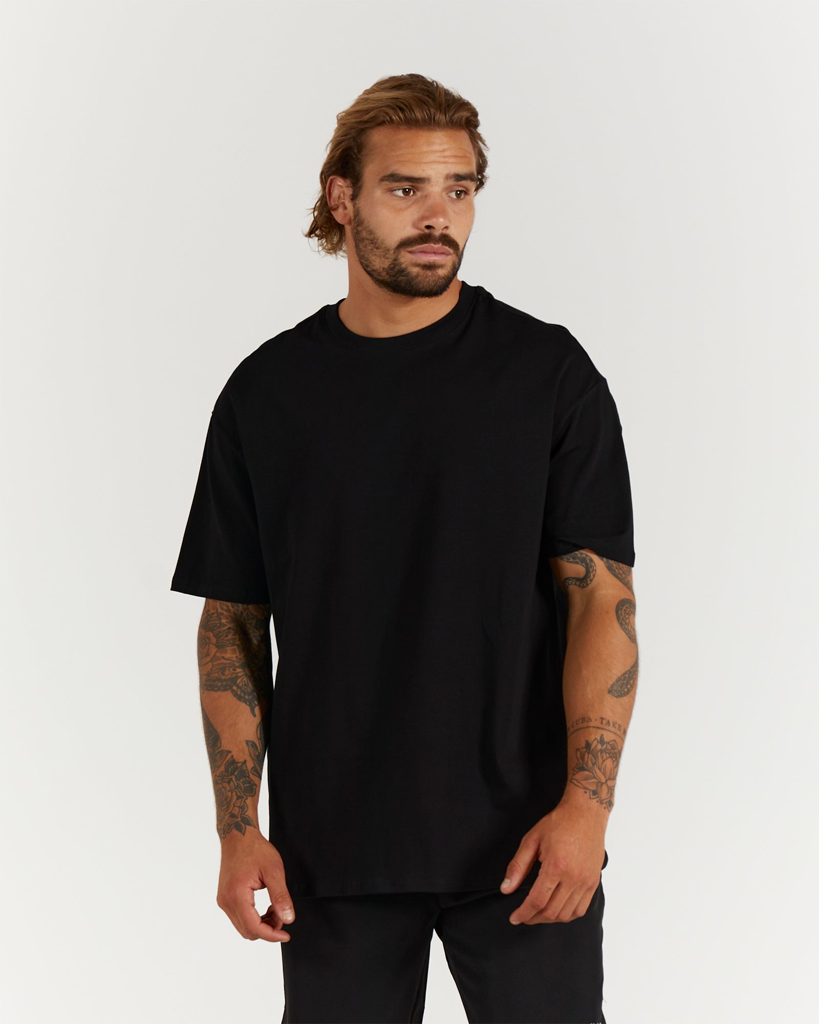 CLASSIC TONAL TEE - BLACK – MUSCLE REPUBLIC