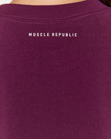 BOXY TEE - BEET MSCR COLLEGIATE