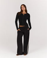 POINTELLE BUTTON FRONT TOP - BLACK